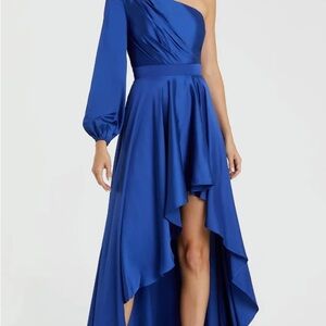 Mac Duggal Elegant Blue One-Shoulder Gown